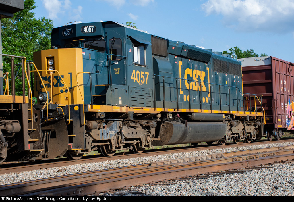 CSX 4057 trails on L795 (Waycross to Jacksonville turn)